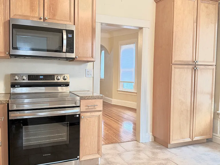 235 S Grant St — Photo 9