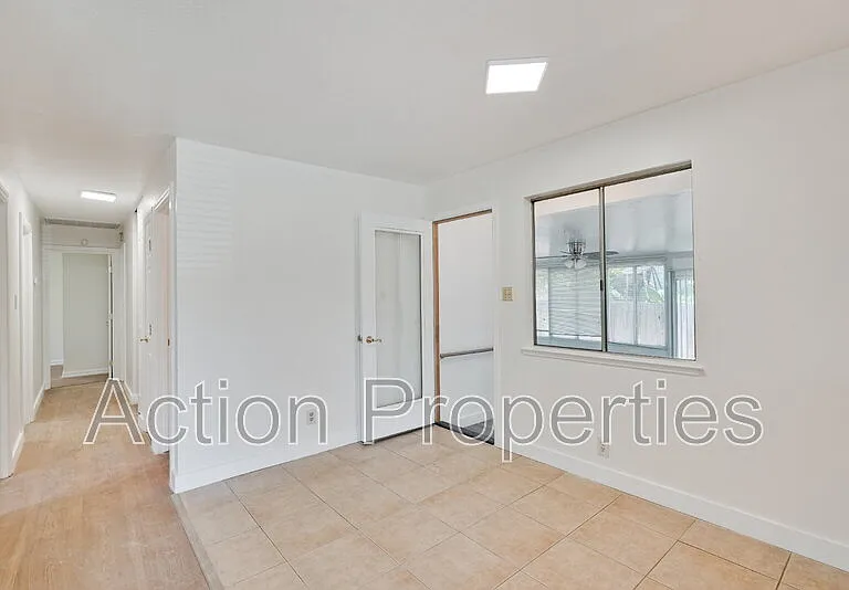 2280 Brentwood Ct — Photo 6