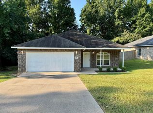 328 Greenleaf St, Huntsville, TX 77340