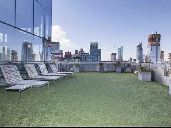 350 West 42nd Street image 8 of 13