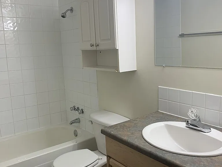932 1st Ave NW — Photo 20
