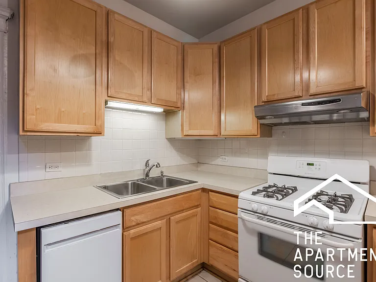 1236 N Dearborn St #2A — Photo 1