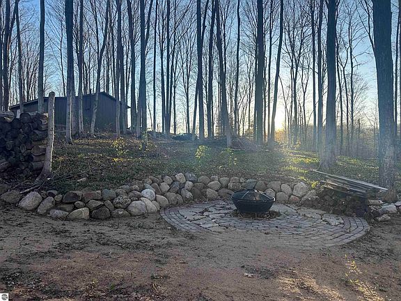 4th image of 2243 Old State Rd