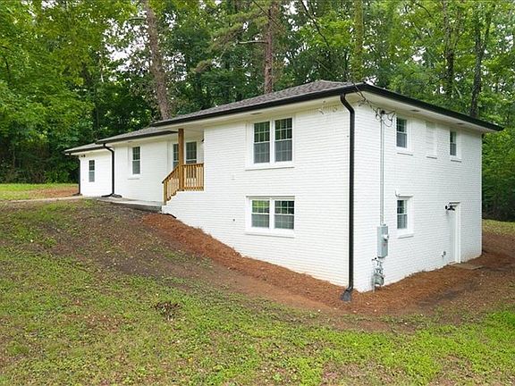 2nd image of 39 Anita Pl SE