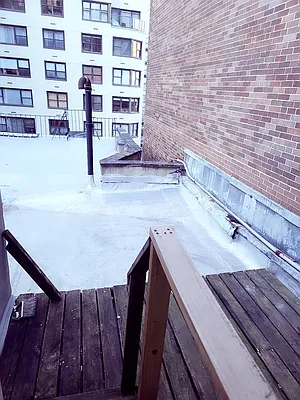 Rented by United Realty Equities | media 40