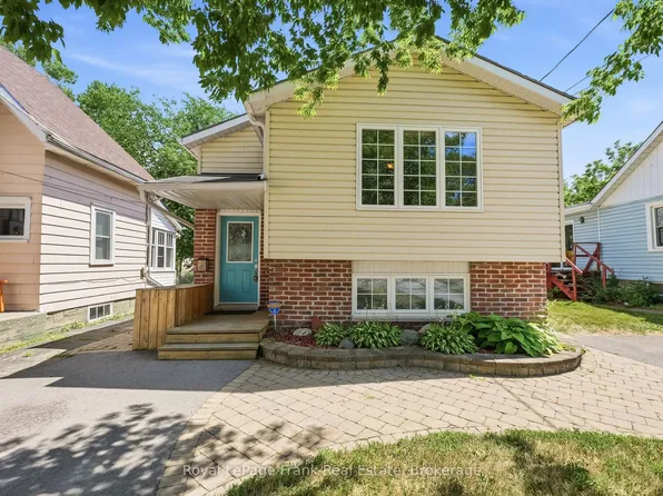 25 Barbara St, Quinte West, ON K8V 1Z6