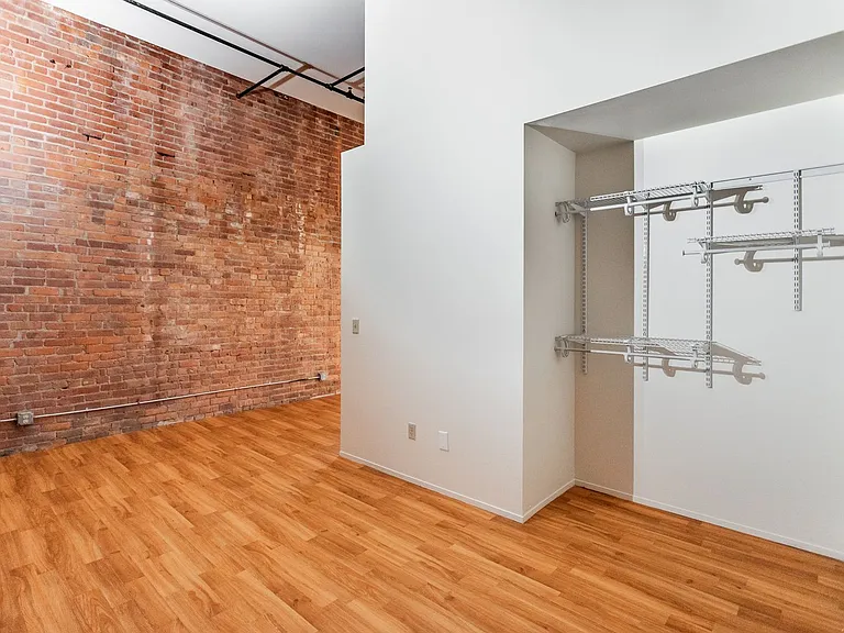 The Lofts at New Amsterdam — Photo 18