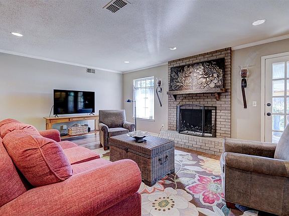 4th image of 3112 Lakeside Dr