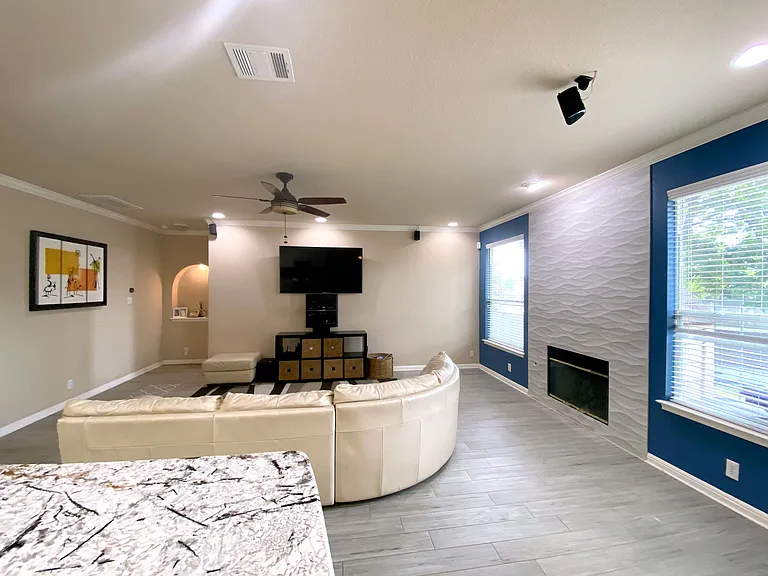 22215 Lavaca Crk — Photo 3