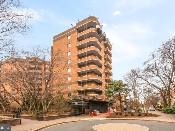 1050 N Stuart St APT 816, Arlington, VA 22201