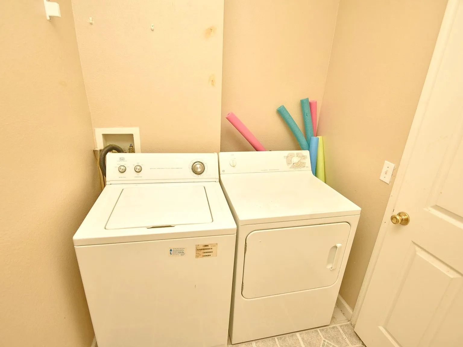 6578 Swissco Drive — Photo 4