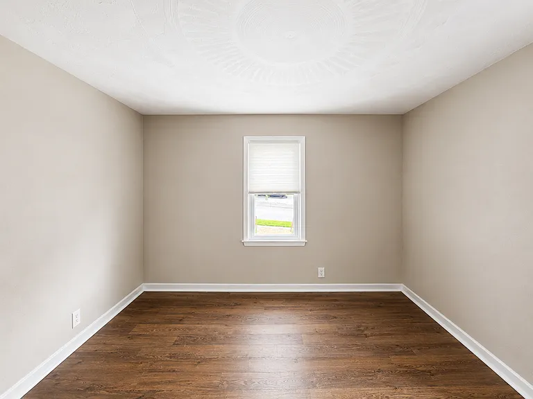 509 Torrance Ave — Photo 2