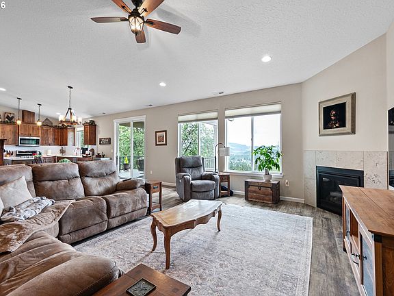 5th image of 962 S 66th Pl