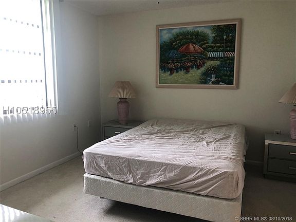 3rd image of 1510 Whitehall Dr APT 406