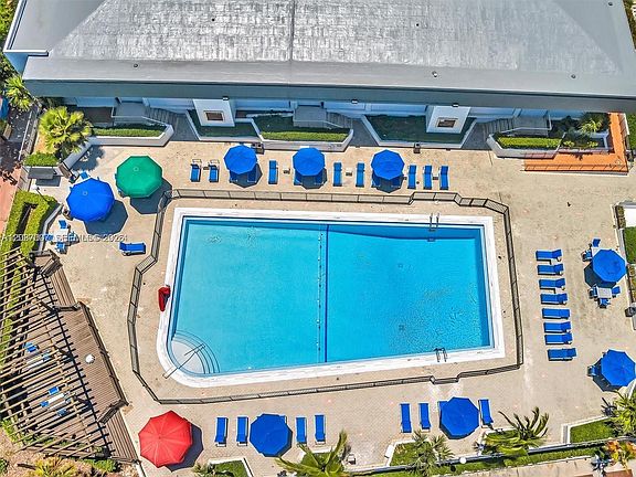 4th image of 905 Brickell Bay Dr APT 623