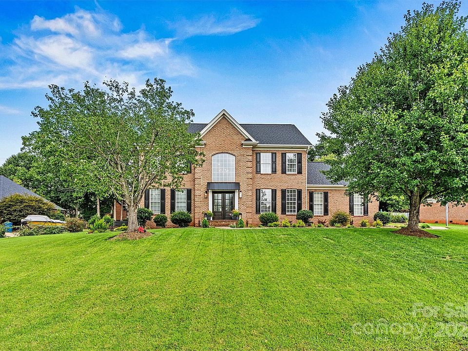 1st image of 3556 Savannah Ln
