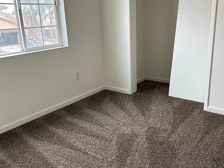 601 E Hosking Ave #2B — Photo 31