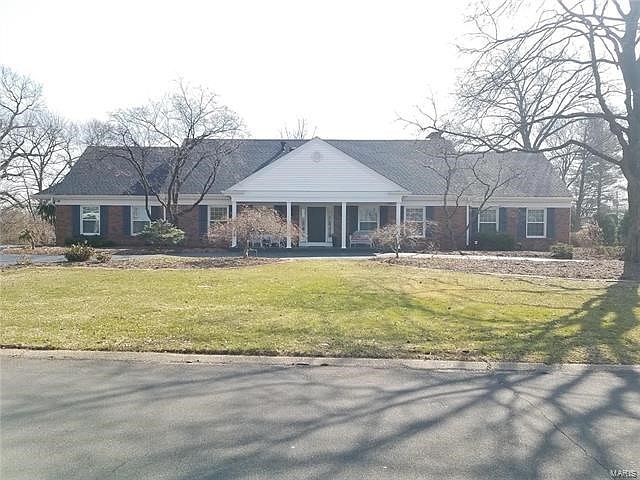 1st image of 136 Ladue Oaks Dr