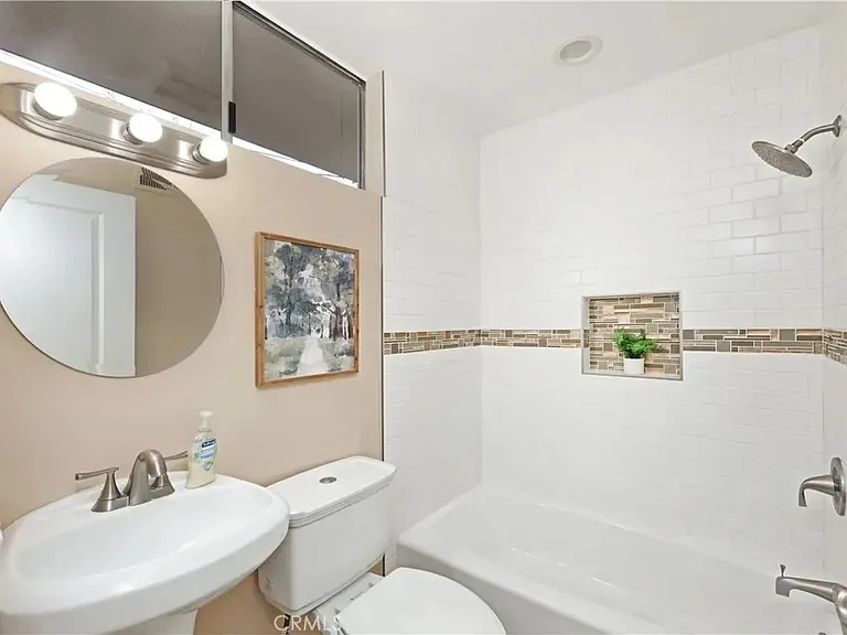 9844 Pangborn Ave — Photo 30