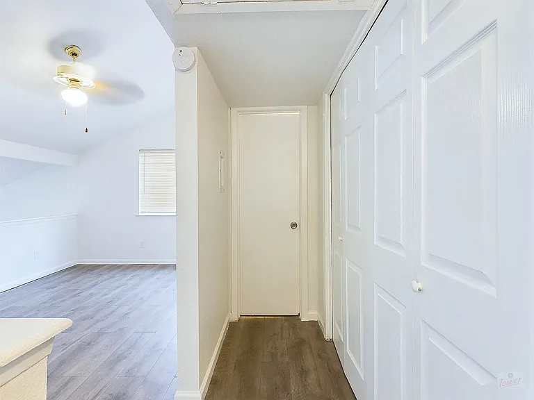 2124 Burton Dr — Photo 13