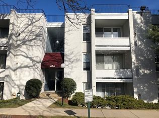 454 River Rd APT L, Nutley, NJ 07110