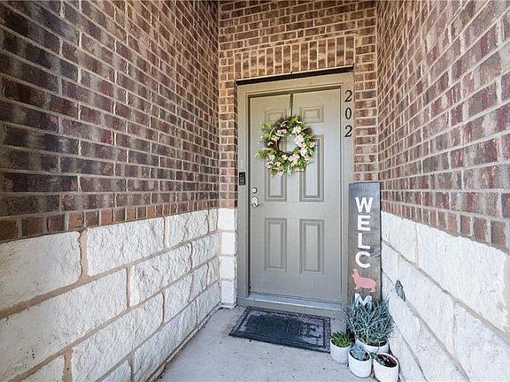 2nd image of 202 Camellia Dr