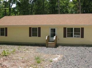 102 Willow Dell Dr, Dingmans Ferry, PA 18328