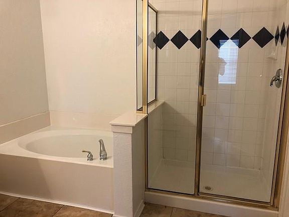 5th image of 5833 White Pine Dr