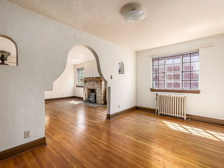 306 King Ave — Photo 4