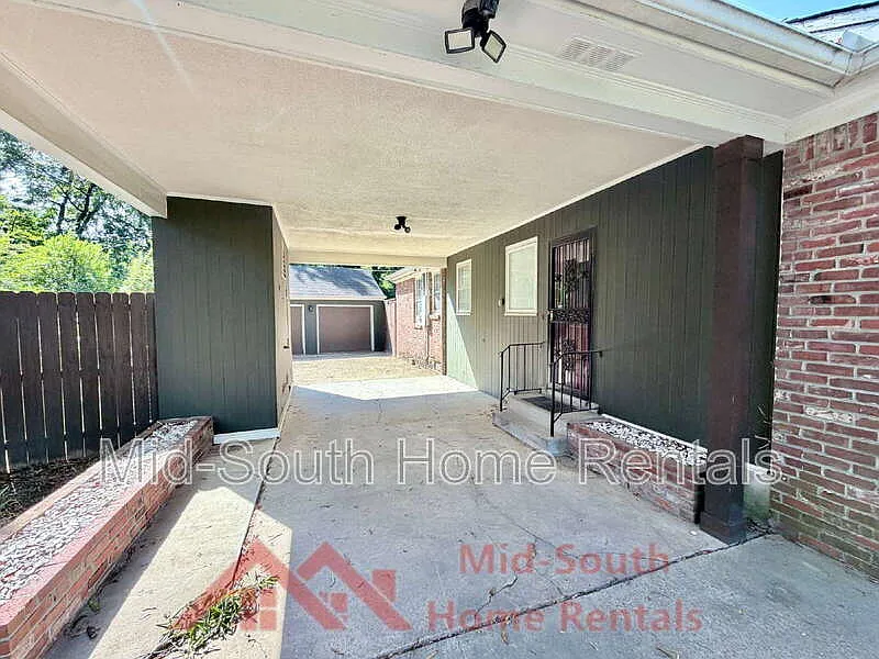 3 bed, 2.0 bath, 1743 sqft, $1,995 — Photo 4