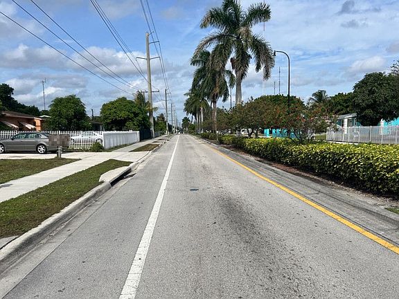 3rd image of 19220 NW 7th Ave