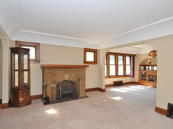 3rd image of 4775 S Lake Dr