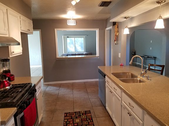 5th image of 908 Ash Ln