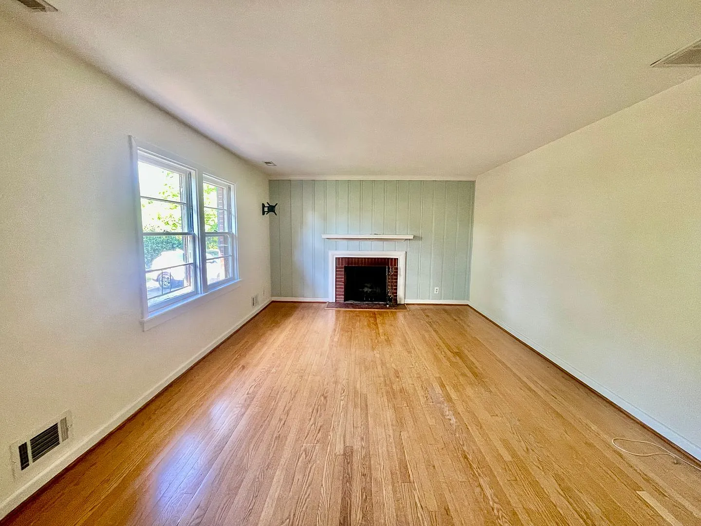 2306 Larkwood — Photo 2