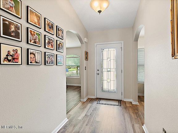 3rd image of 51 S TWIN MAPLE Road