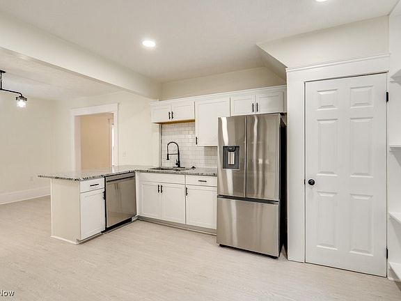 5th image of 4023 Bucyrus Ave