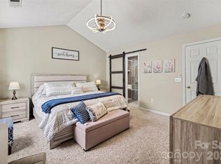 9725 Mattforest Cir, Charlotte, NC 28277
