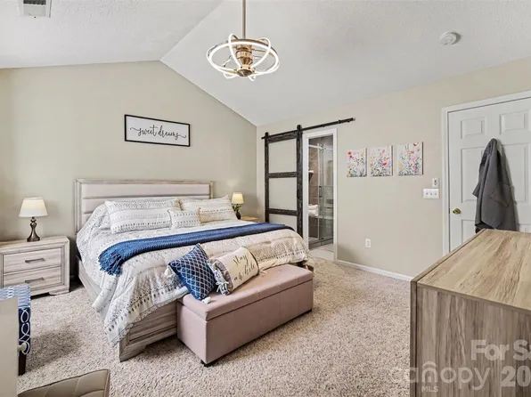 9725 Mattforest Cir, Charlotte, NC 28277