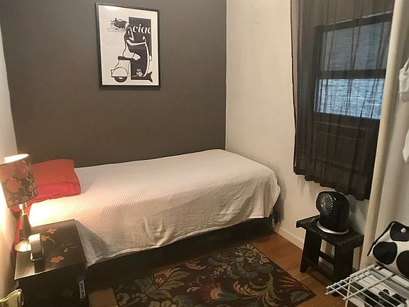 3rd image of 225 W 16th St APT 2D