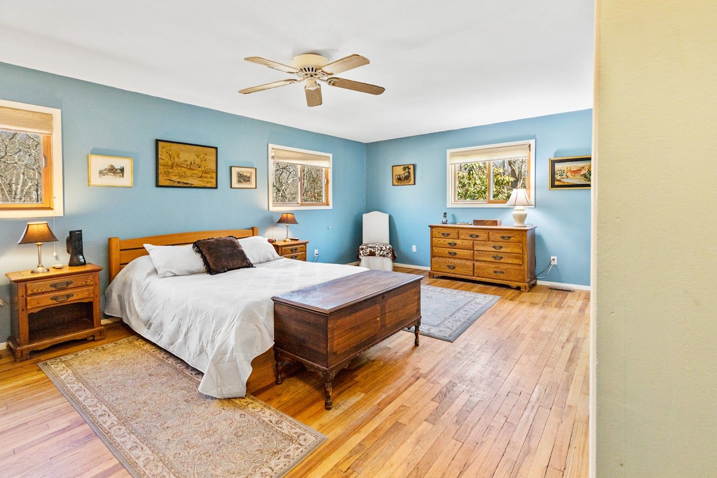  primary en-suite bedroom