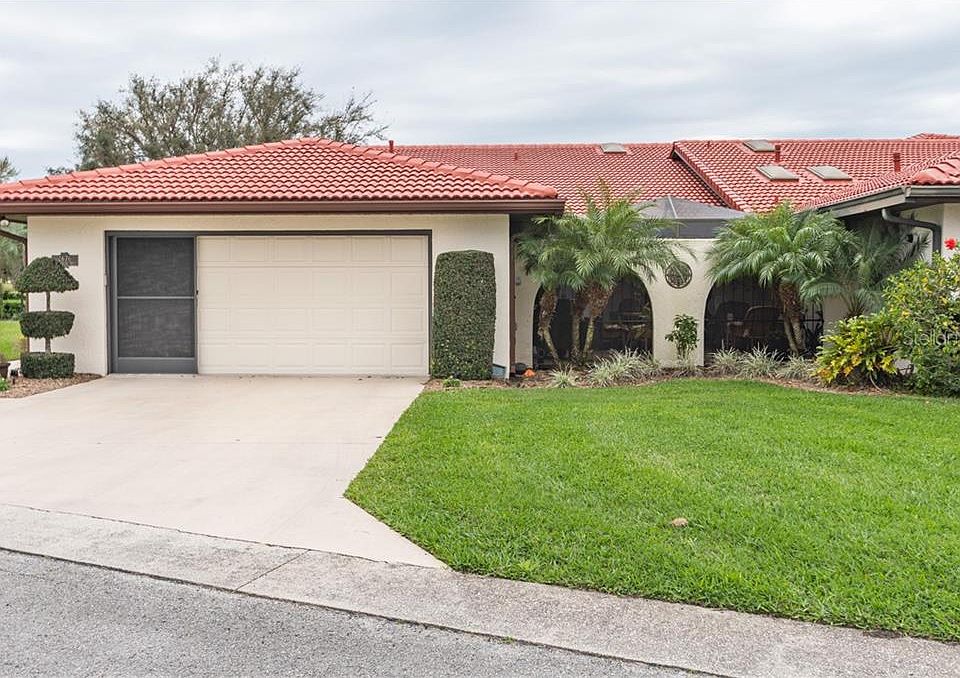 1st image of 2676 Clubhouse Dr