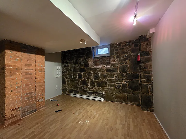 49 Warren St #C — Photo 11