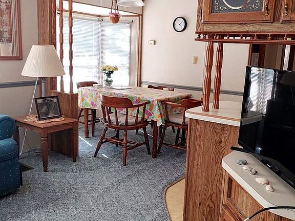 3rd image of 37 Wildwood Ave #37