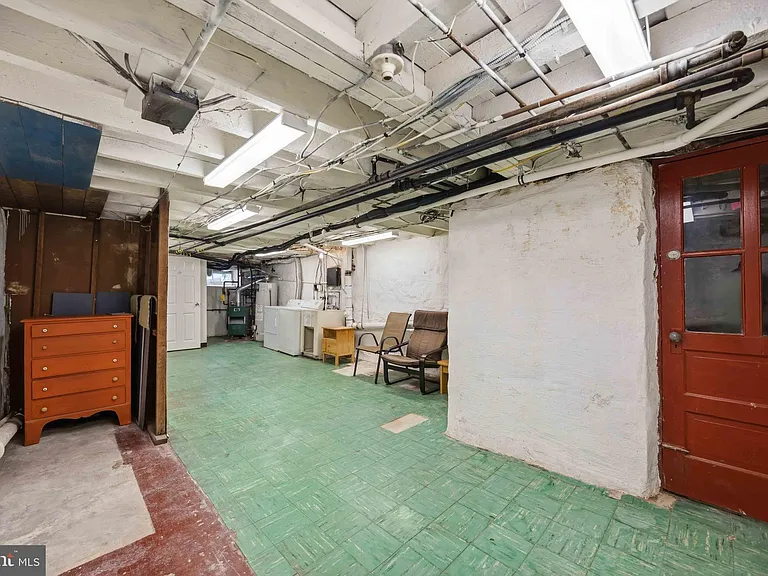 3323 Tilden St — Photo 35