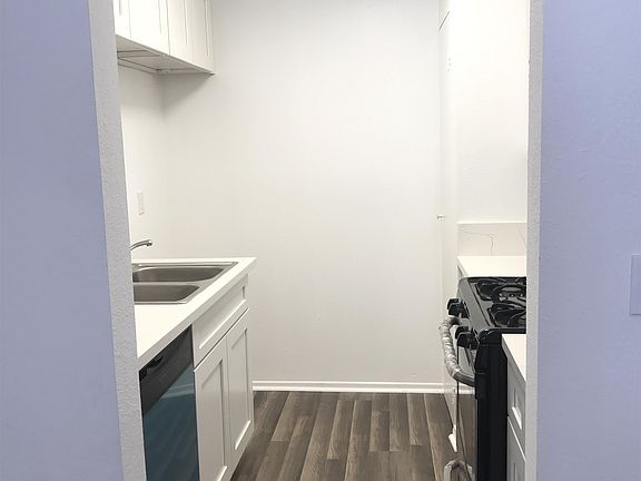5th image of 1020 Roswell Ave APT F