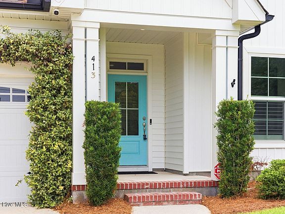 4th image of 413 Robert E Lee Drive