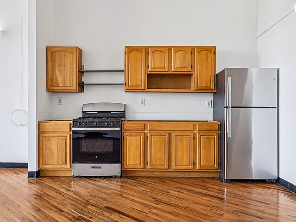 3rd image of 2 Union St APT 2O