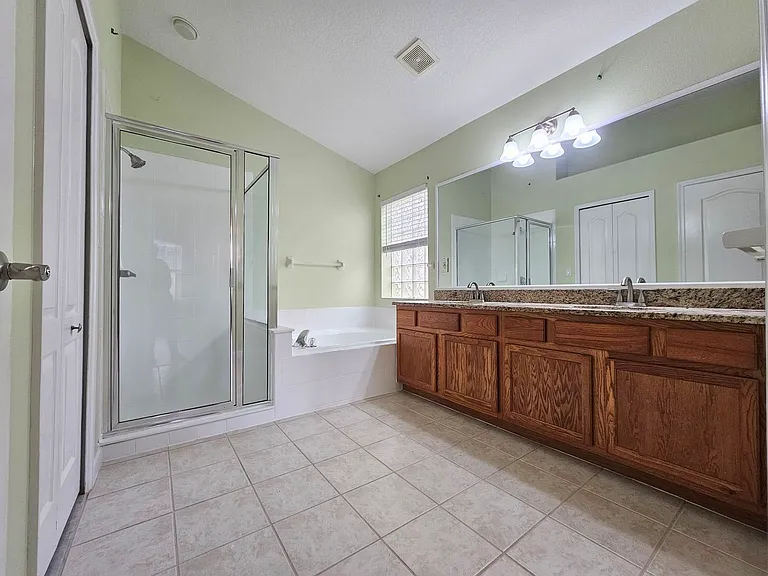 15230 Markham Dr — Photo 13