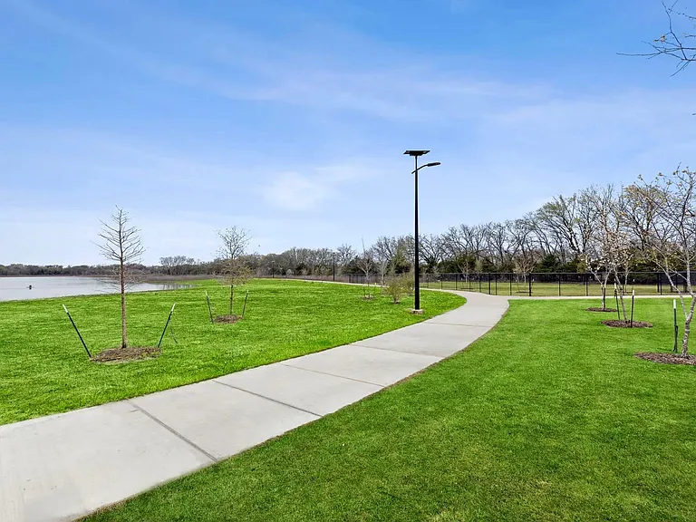1203 Mahogany Dr — Photo 28
