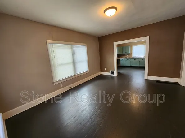 1419 S 11th 1/2 St, Terre Haute, IN 47802